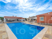 Re-Sale · Country estate Almoradi · Las Heredades