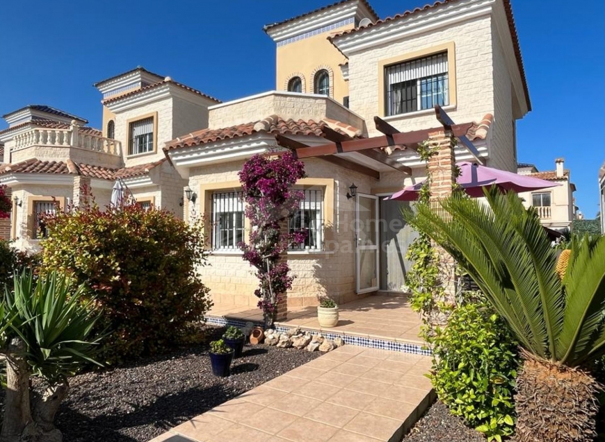Re-Sale · Detached Villa Guardamar - El Raso · El Raso