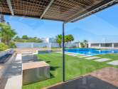 Re-Sale · Country estate Los Montesinos · La Herrada