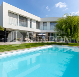 Detached Villa - Re-Sale - Barcelona - Barcelona