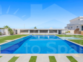 Re-Sale · Country estate Los Montesinos · La Herrada