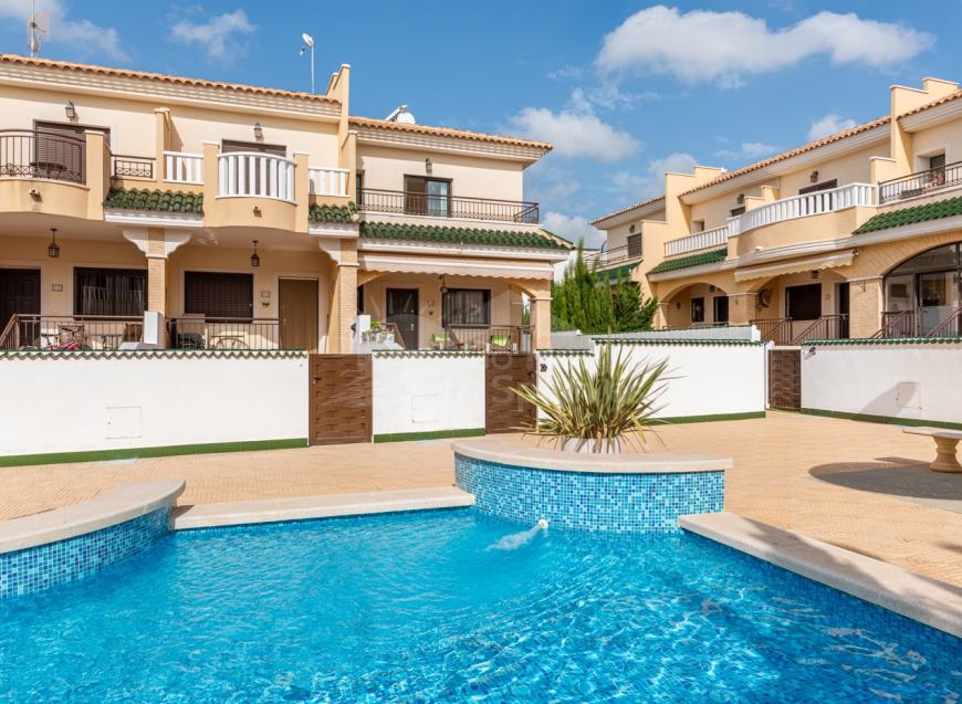 Re-Sale · Townhouse Ciudad Quesada · Lo Marabú