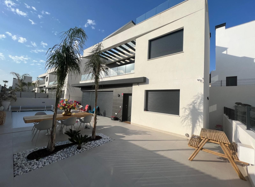 Re-Sale · Detached Villa Algorfa