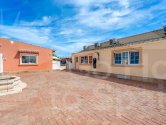 Re-Sale · Country estate Almoradi · Las Heredades