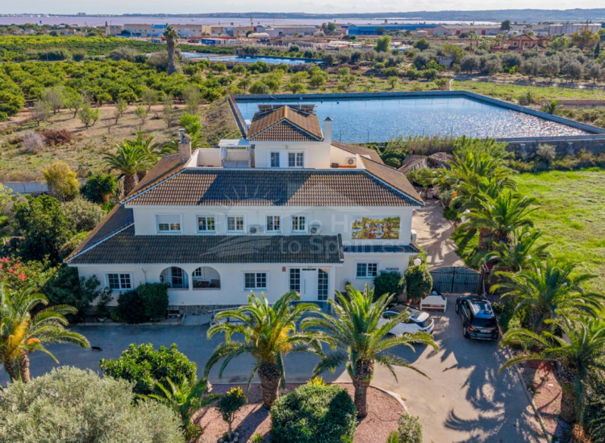 Re-Sale · Finca / Country Property Los Montesinos