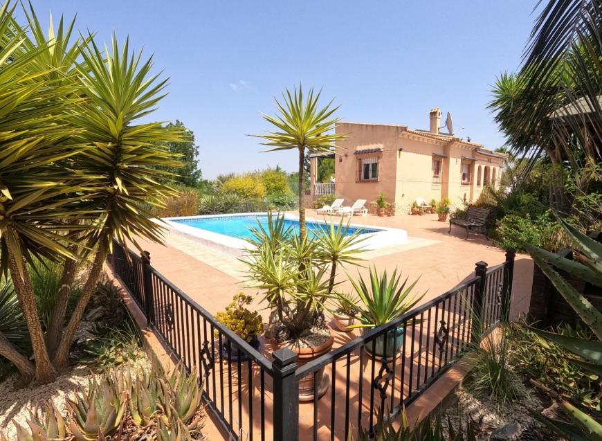 Re-Sale · Detached Villa San Bartolomé
