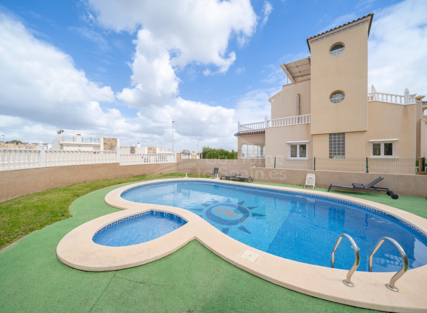 Re-Sale · Detached Villa Orihuela Costa · PAU 26