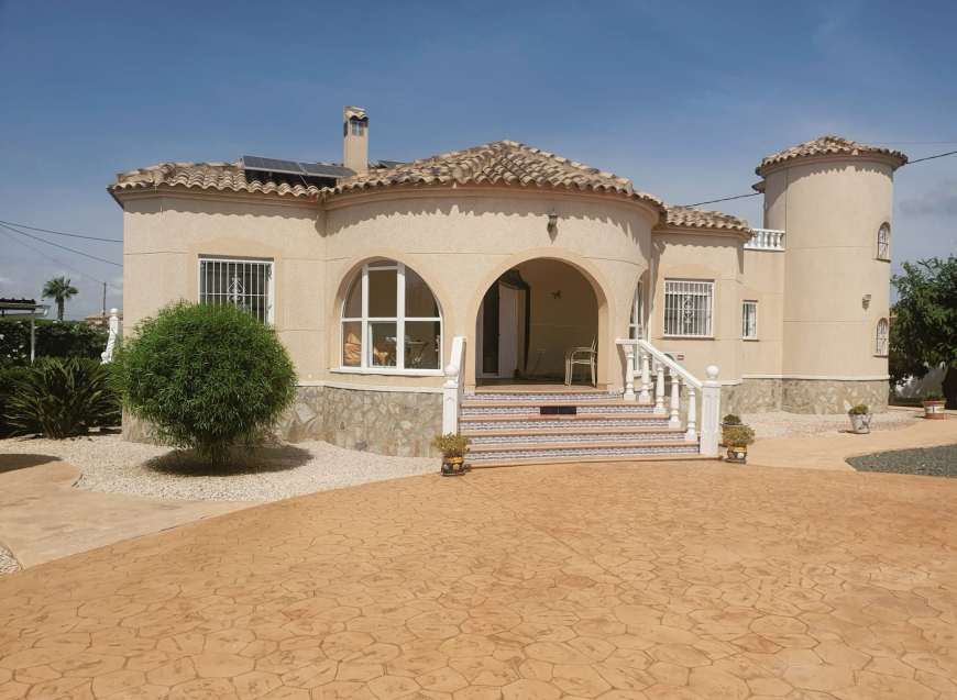 Re-Sale · Detached Villa Catral