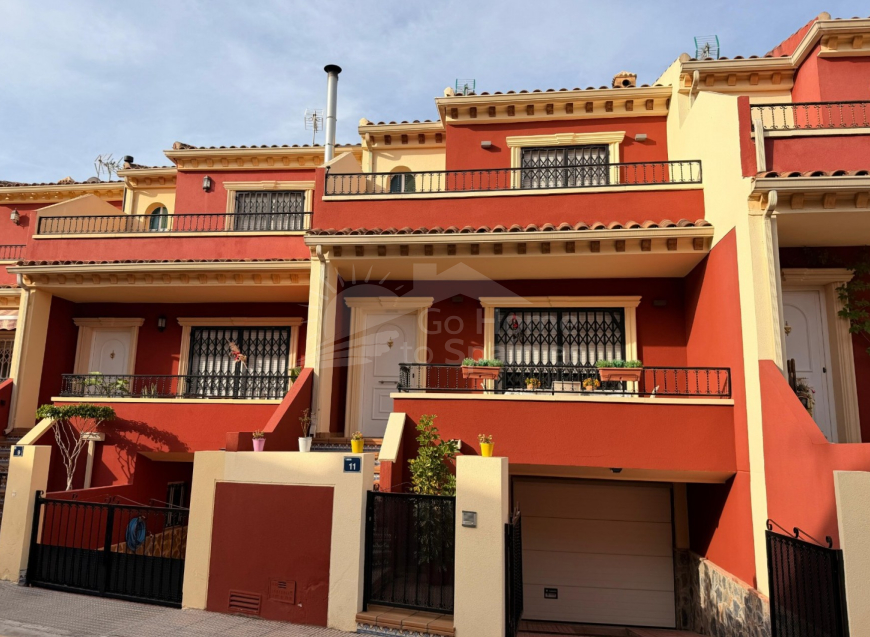Re-Sale · Townhouse Catral · pueblo