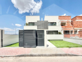 Nueva construcción  · Town House Cox