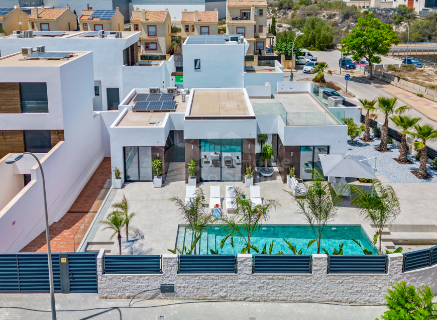 Re-Sale · Detached Villa El Campello · El Amerador