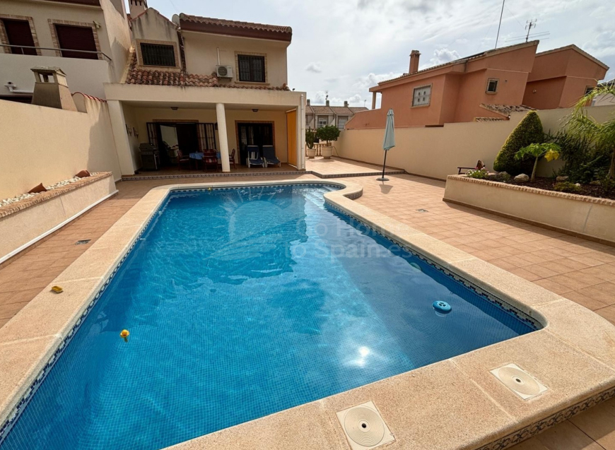 Re-Sale · Detached House / Villa Torrevieja Centro · Torrevieja