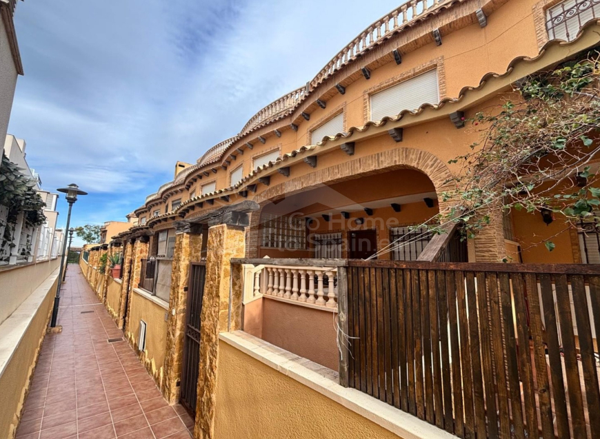 Re-Sale · Townhouse Guardamar del Segura · Urbanizaciones