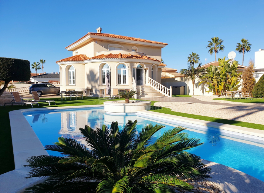 Re-Sale · Detached Villa Ciudad Quesada · Doña Pena