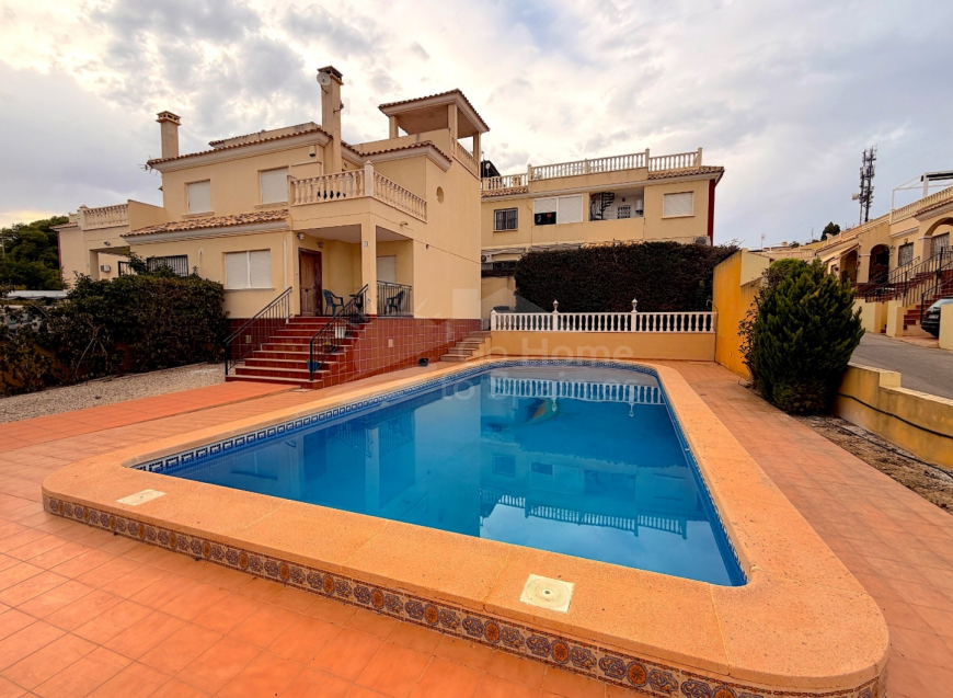 Re-Sale · Attached Algorfa · Montemar
