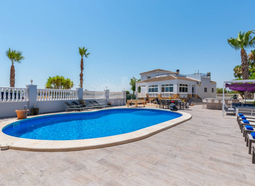 Re-Sale · Finca / Country Property Catral