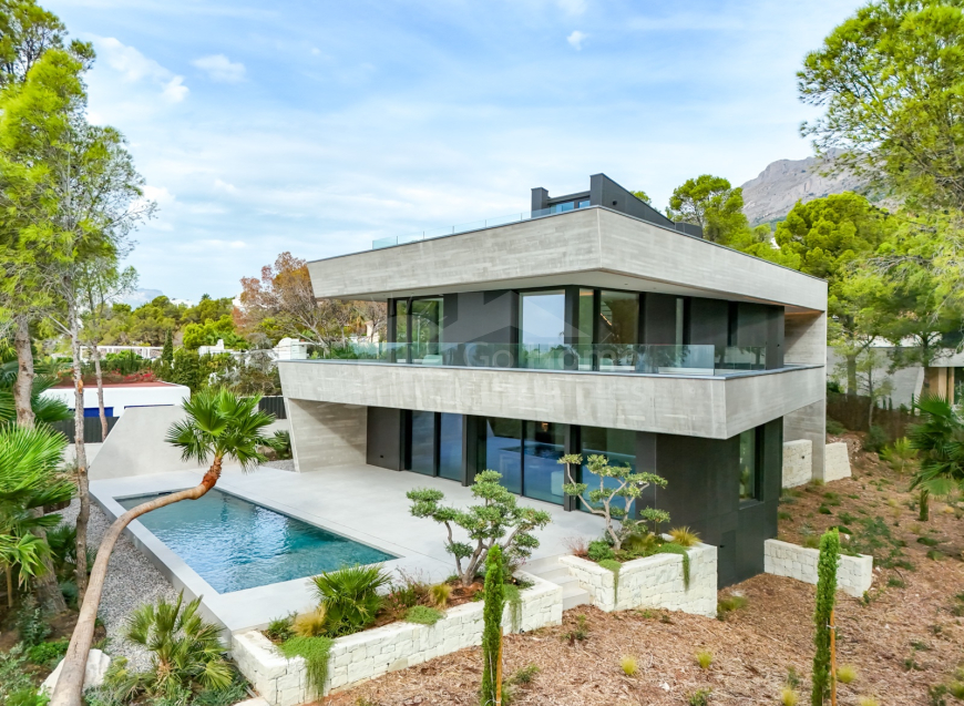 Re-Sale · Detached Villa Altea