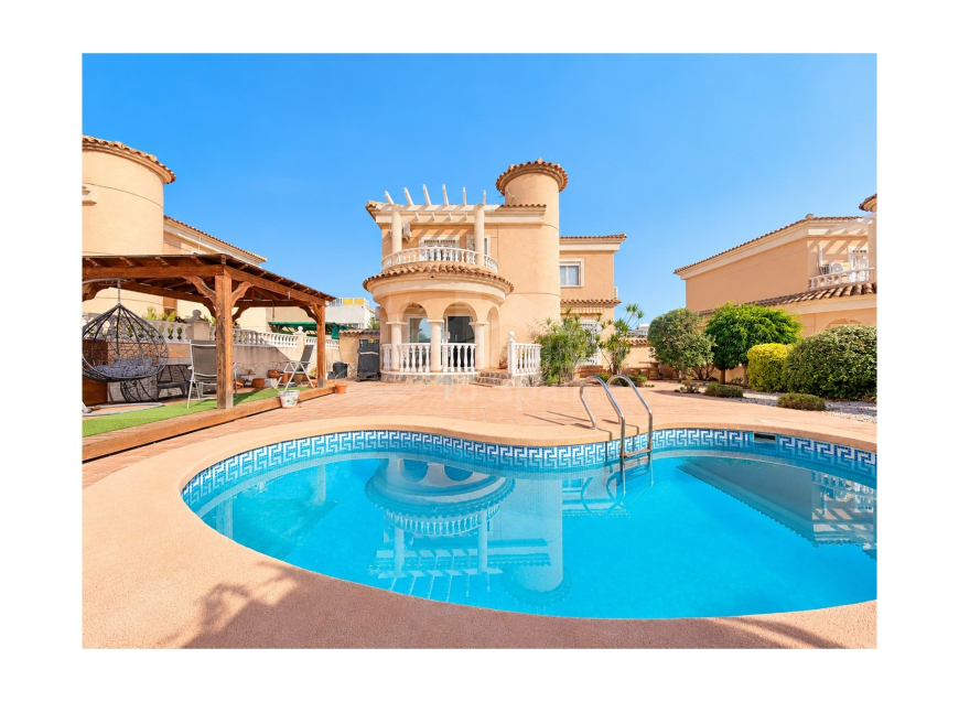 Re-Sale · Villa Detached San Fulgencio · urb.la marina