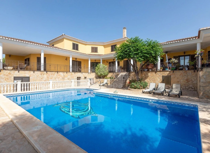 Re-Sale · Detached Villa Alginet