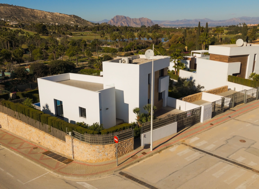 Re-Sale · Detached Villa Algorfa · La finca Golf