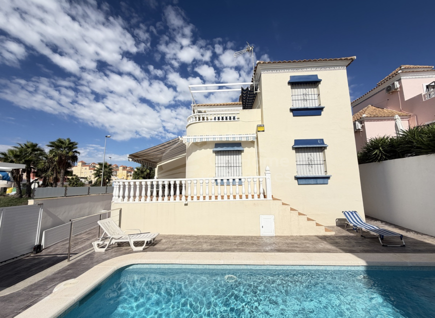  · V Villamartín · Villamartin