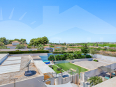 Re-Sale · Country estate Los Montesinos · La Herrada
